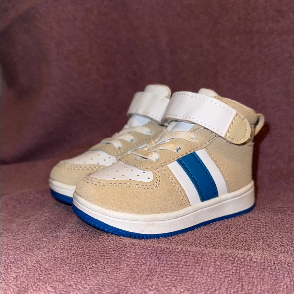 Tan and Blue Sneakers for Everyday Style